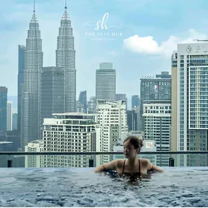 Apartment The Luxe Klcc View Sky Pool, Kuala Lumpur